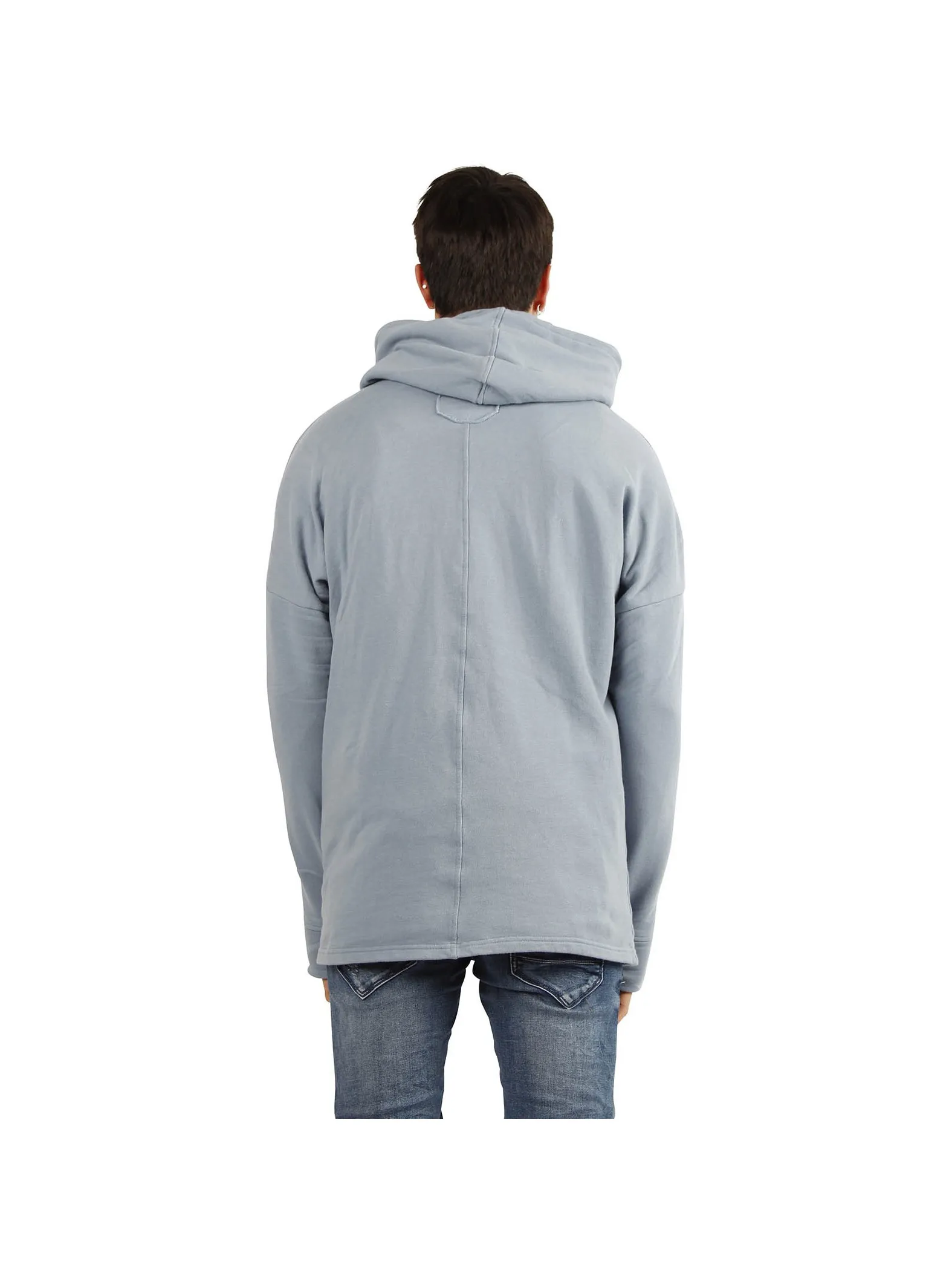 Sudadera con capucha semidesnuda