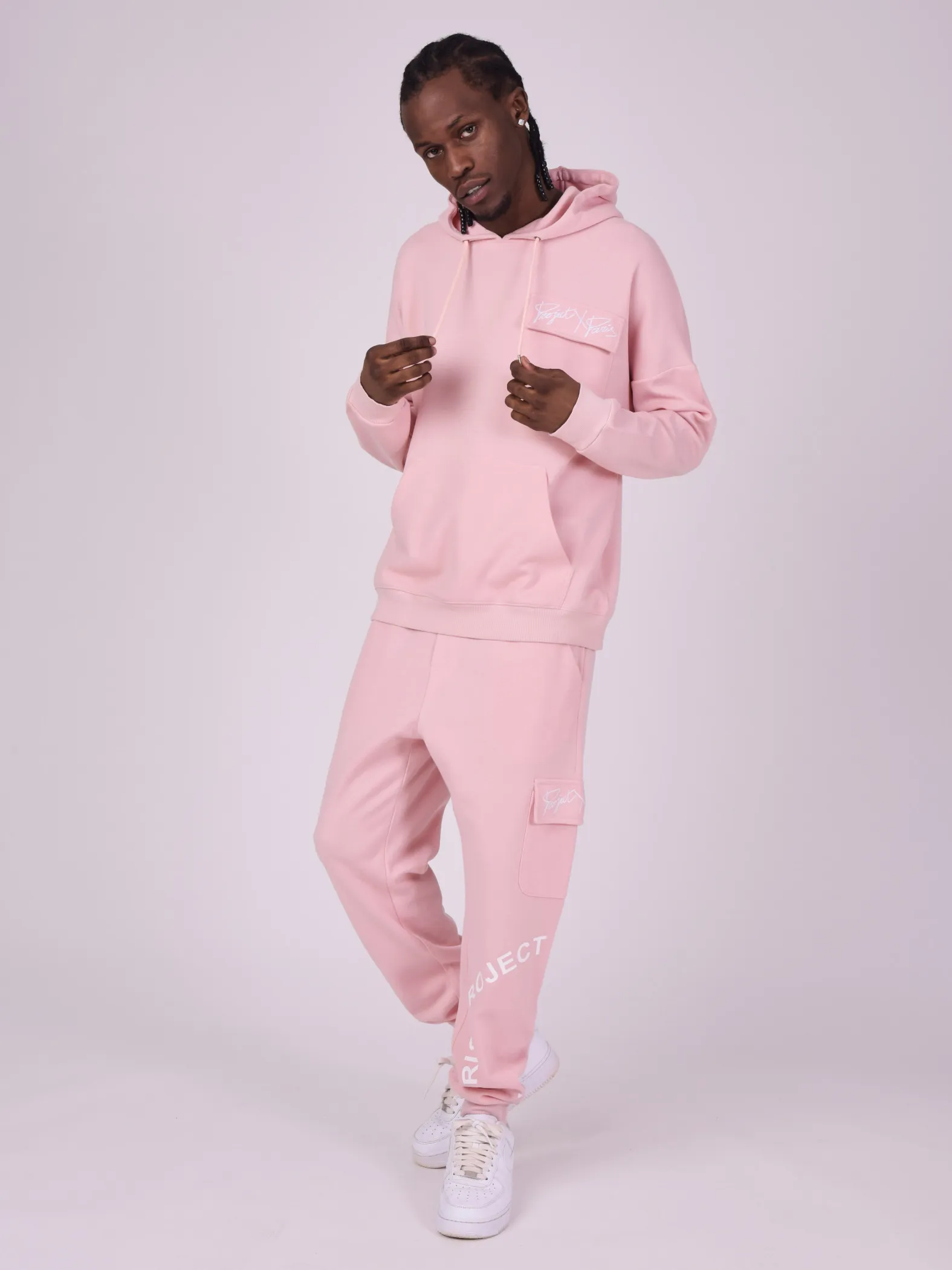Sudadera con capucha y bolsillo
