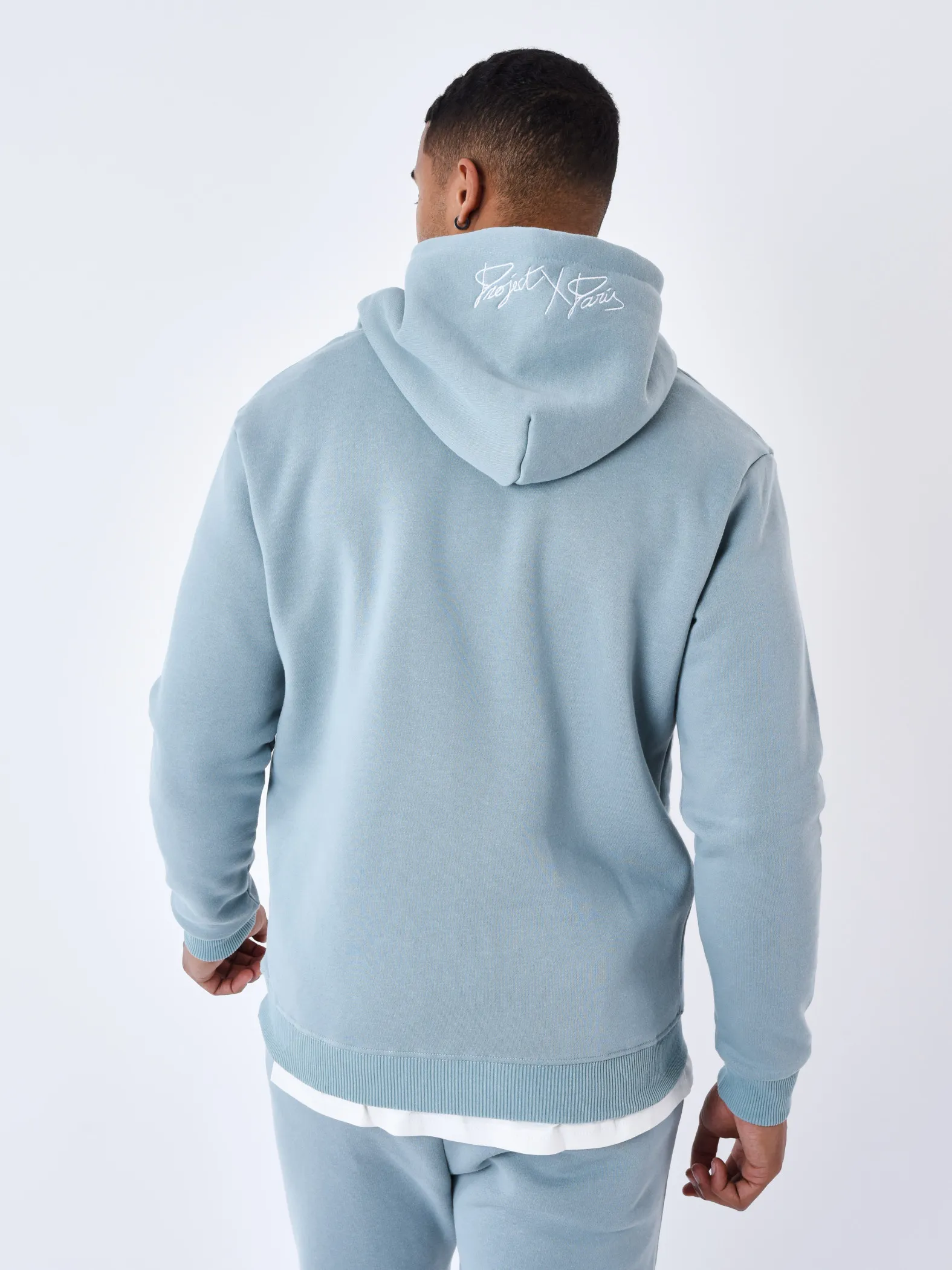 Sudadera con capucha y logotipo bordado