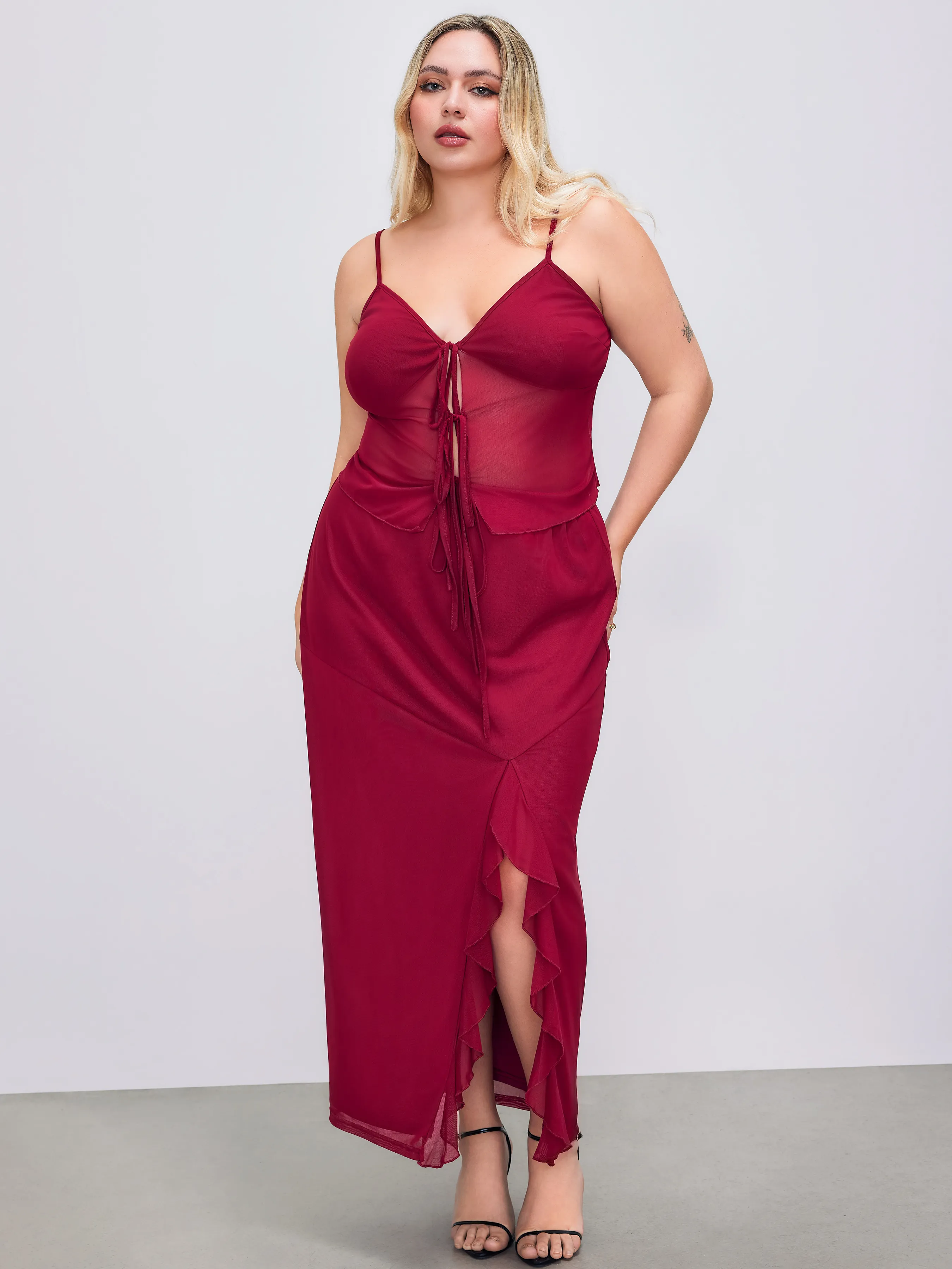  Top de Malla con Escote Corazón & Falda Maxi con Abertura Curvy