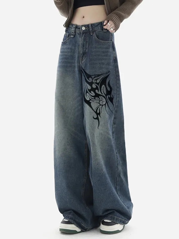Vaqueros boyfriend holgados con lavado azul y estampado negro