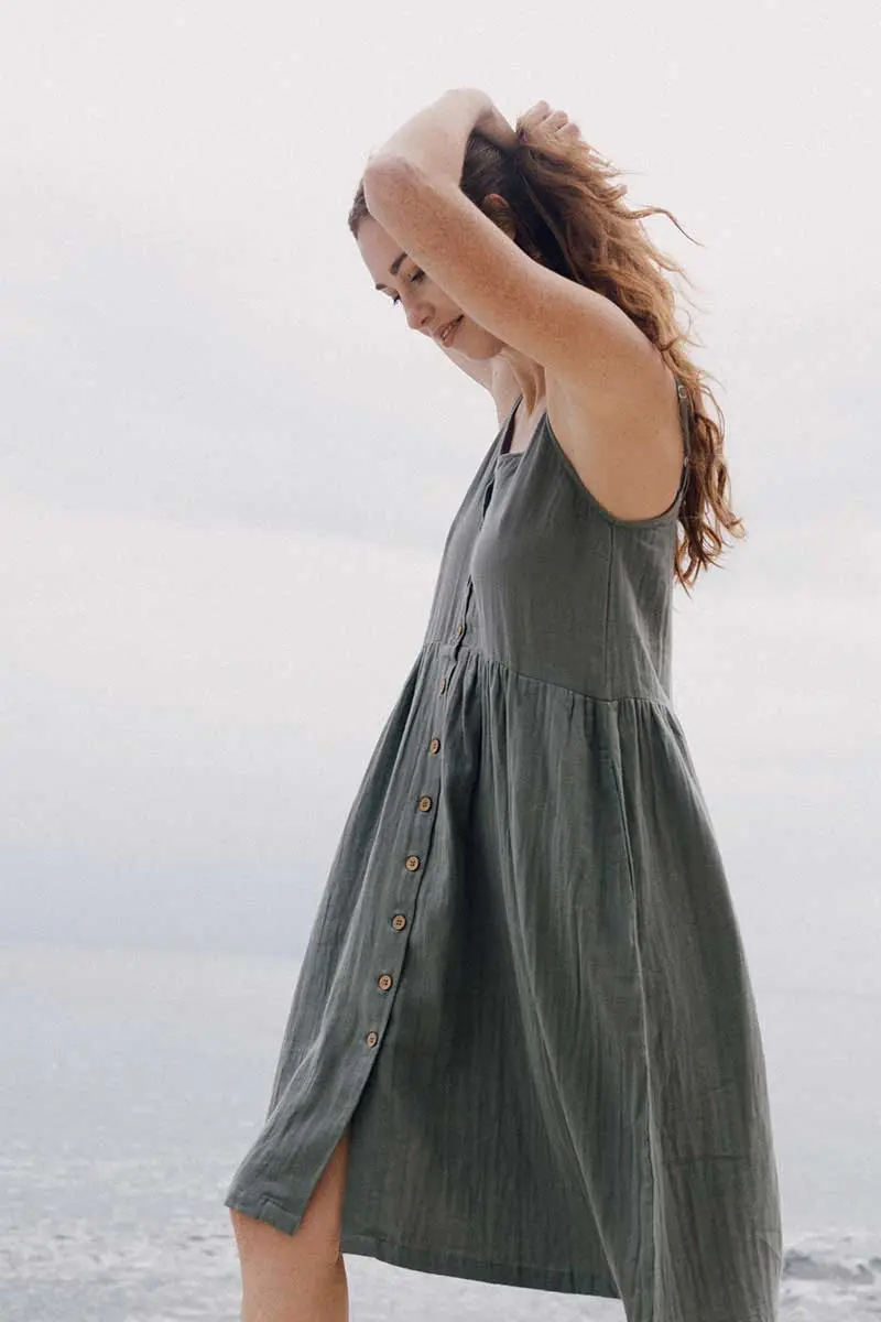 Vestido abotonado midi con tirantes ecológico