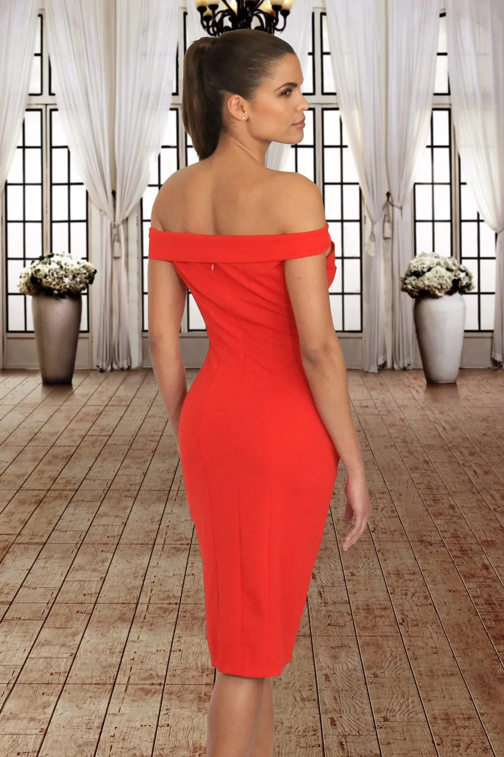Vestido rojo con hombros descubiertos