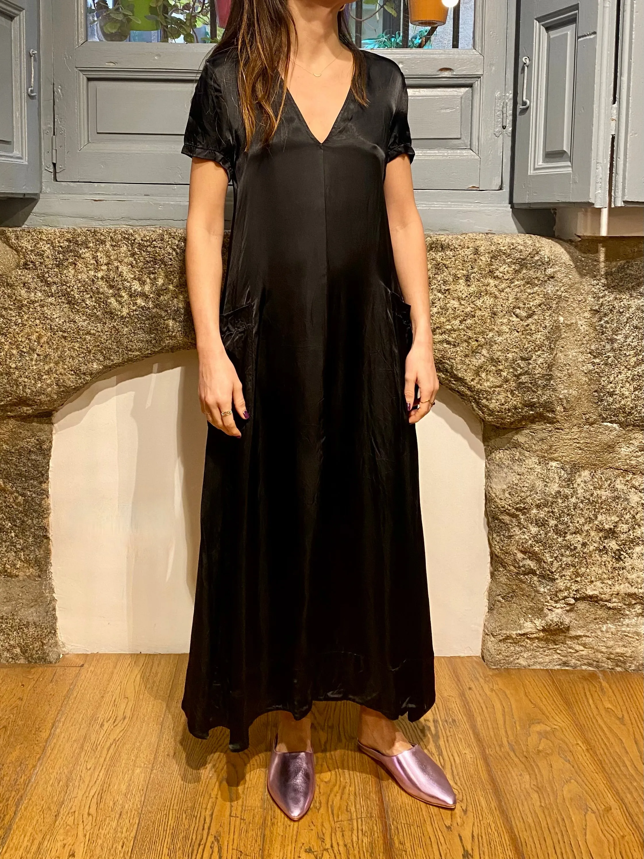 VESTIDO SATIN NEGRO BOLSILLOS