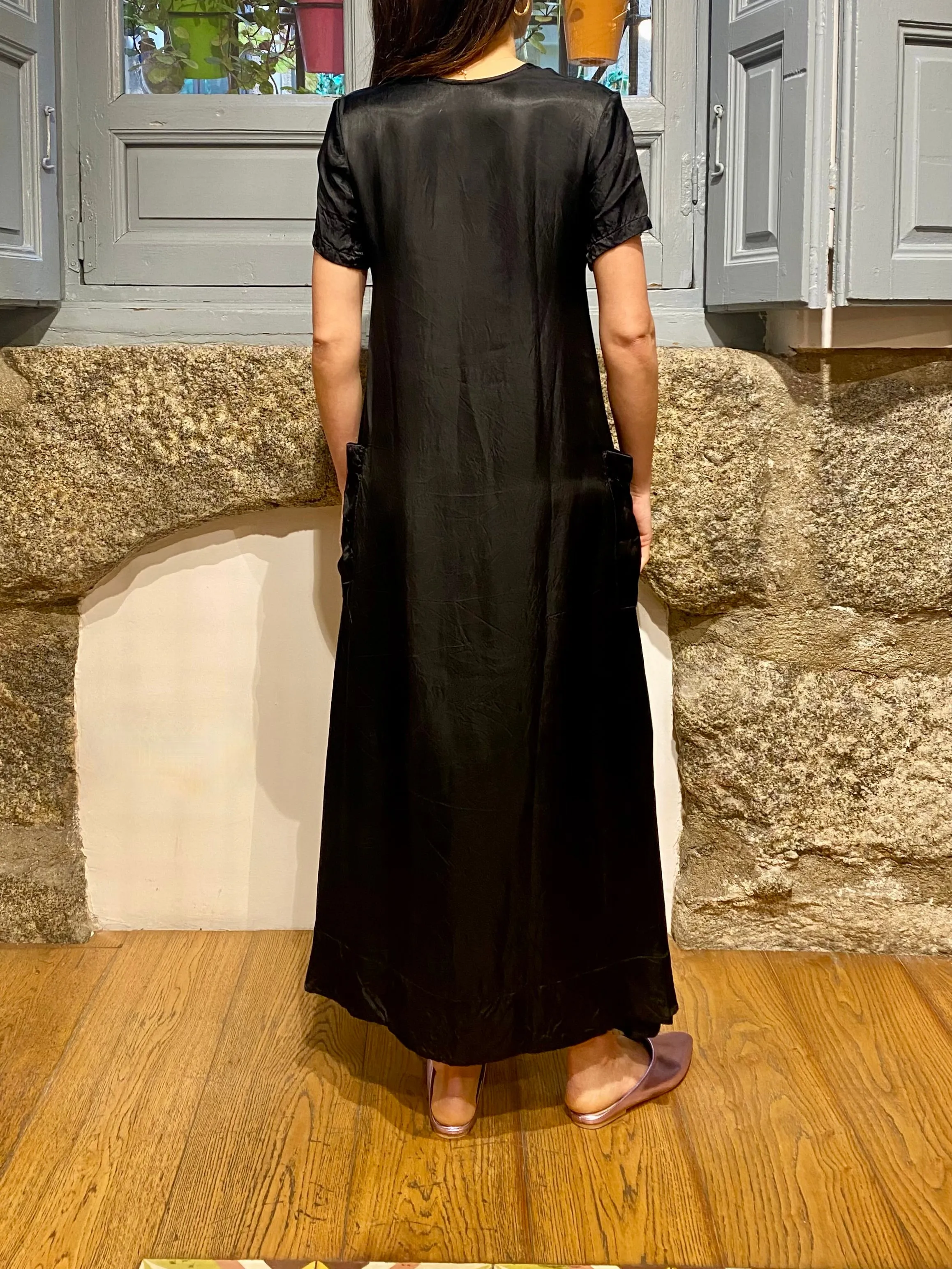 VESTIDO SATIN NEGRO BOLSILLOS
