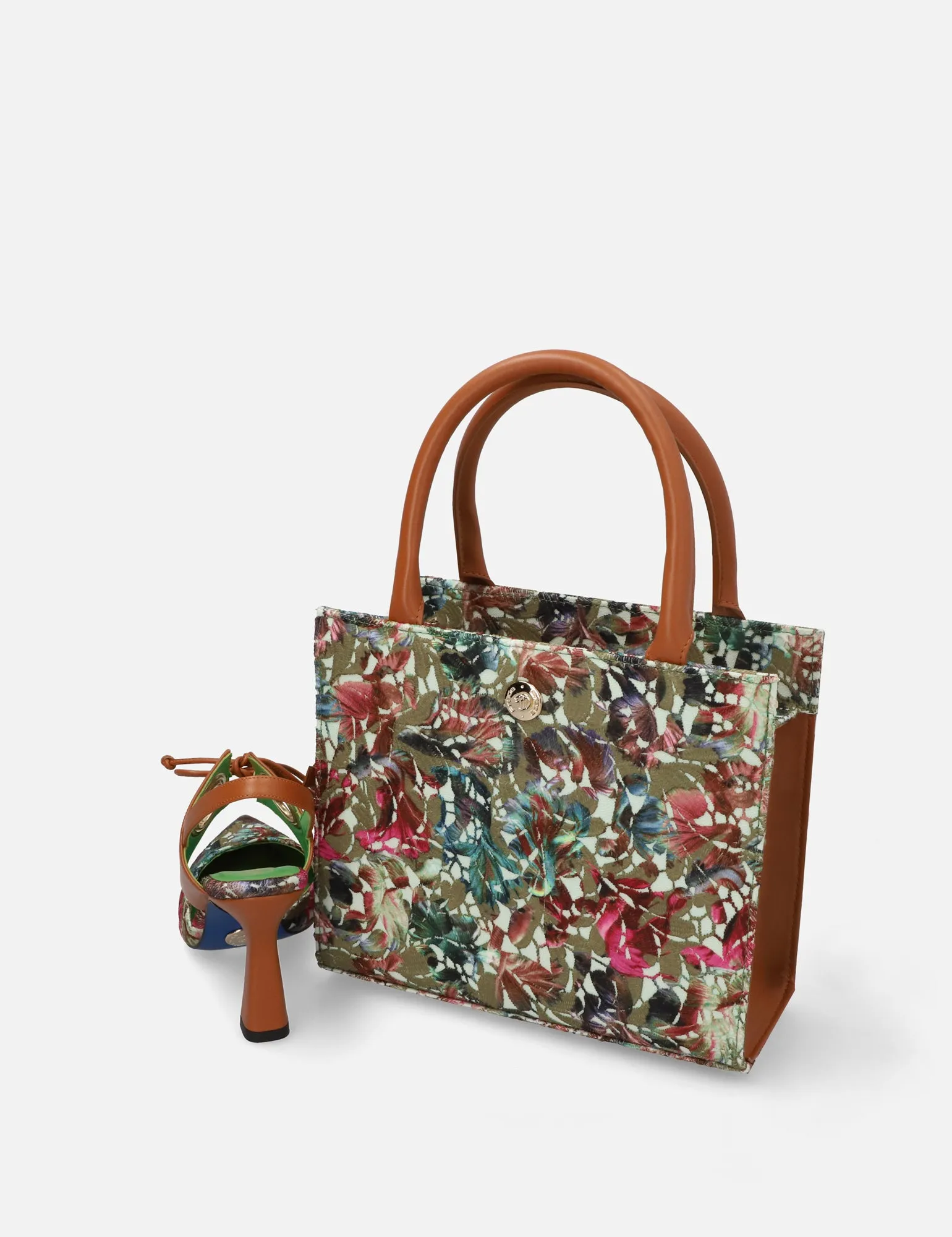 Zapatilla tacón medio en textil floral con cordón ajustable