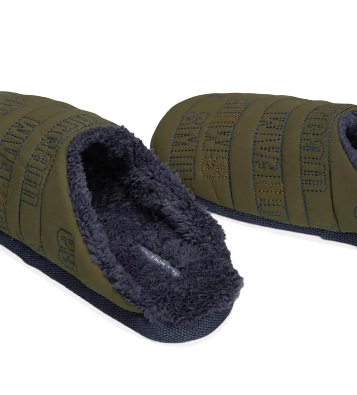 Zapatillas Ysabel Mora en verde para estar en casa