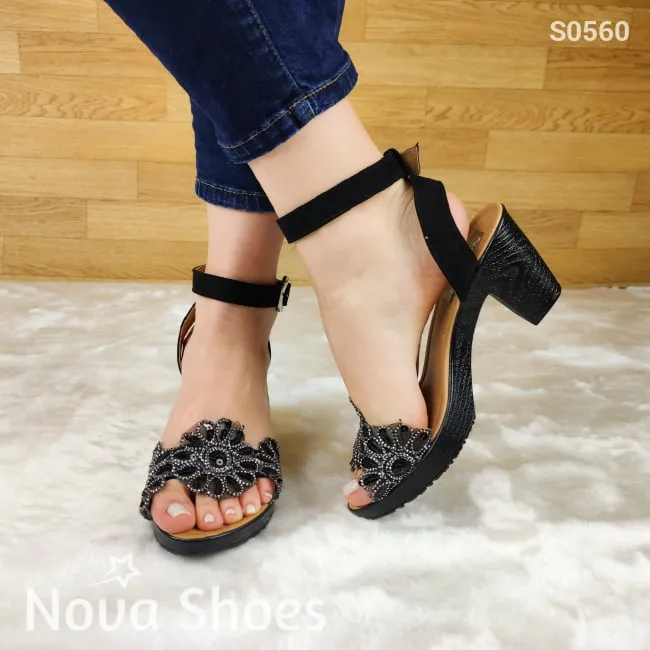 Zapato negro de tacón mediano