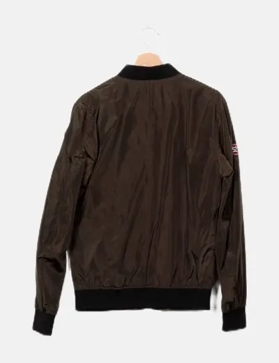Zara Bomber verde con parches