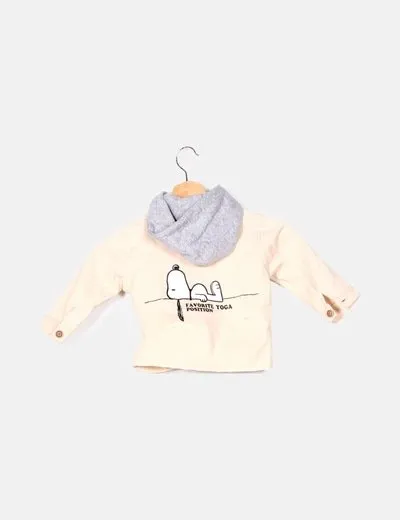 Zara Sobrecamisa beige con capucha